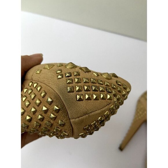 ✨2/$20✨ Vince Camuto Women's Tan High Heels with Gold Tacks Pumps Size 6 - Picture 7 of 16